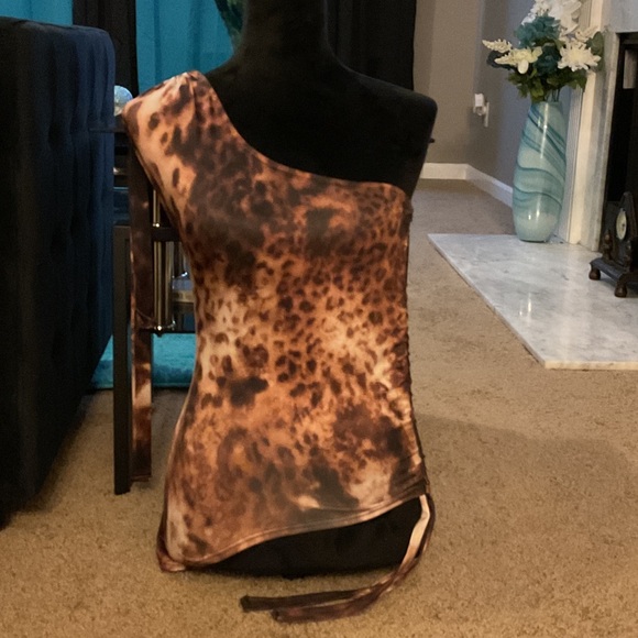 Fashion Nova Tops - Fashion Nova One-Shoulder Leopard-Print Tank Top in Brown and Black